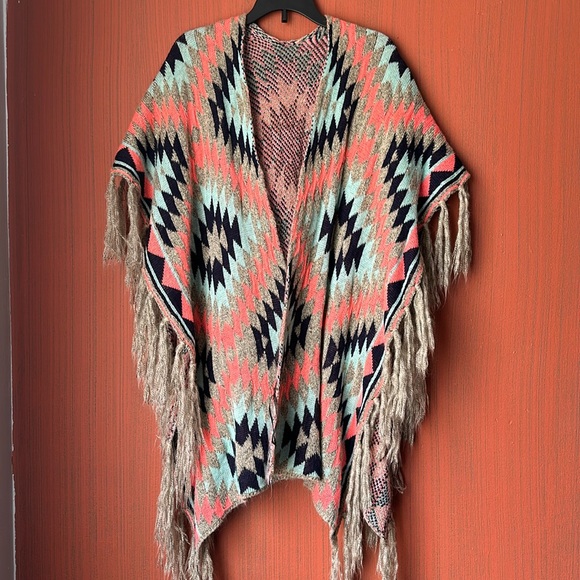 Ellie & Kate Sweaters - Ellie and Kate Aztec Poncho OS